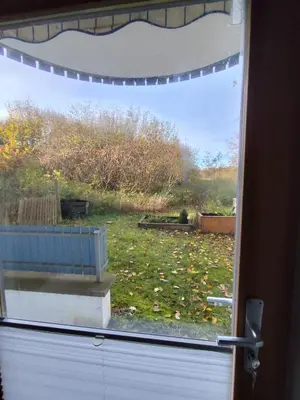 Ein Garten an der Unterkunft FeWo Pfaffenhofen-Ortsteil Blick ins Grüne