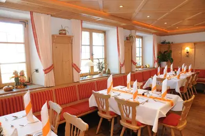 Ein Sitzbereich in der Unterkunft Gasthof Engel