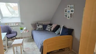 Ein Sitzbereich in der Unterkunft Filou - Maisonette City & HBF nah und Wertach-Park vor der Tür