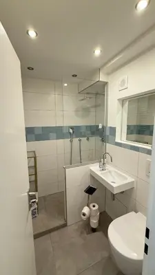 Ein Badezimmer in der Unterkunft Bright Studio with Private Terrace near Nymphenburg Castle