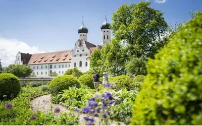 Ein Garten an der Unterkunft Bergjuwel in Bichl 120qm