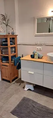 Ein Badezimmer in der Unterkunft Ferienwohnung in Bierdorf im Erdgeschoss