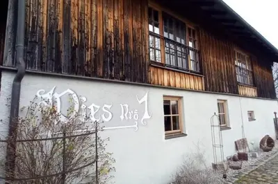 Das Gebäude in dem sich die Ferienwohnung befindet
