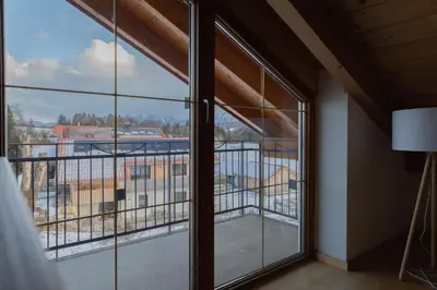 Ein Balkon oder eine Terrasse in der Unterkunft ღLiboria I Helle Dachgeschosswohnung in Riegsee-Hagen