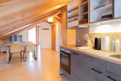 Küche/Küchenzeile in der Unterkunft ღLiboria I Helle Dachgeschosswohnung in Riegsee-Hagen