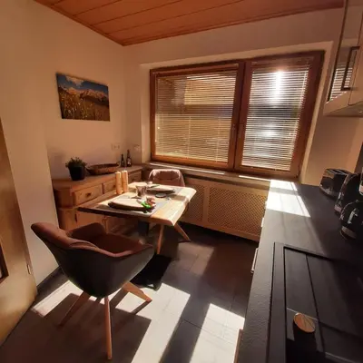 Ein Sitzbereich in der Unterkunft Ferienwohnung beim Rehberg