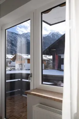 Ein allgemeiner Bergblick oder ein Berglick von der Ferienwohnung aus