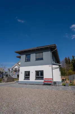Das Gebäude in dem sich die Ferienwohnung befindet