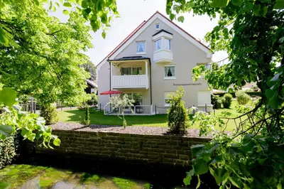 Ein Garten an der Unterkunft Haus am Mühlenweg - neue, sonnendurchflutete Appartements mit Aufzug und Tiefgarage - barrierefrei