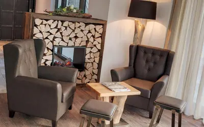 Ein Sitzbereich in der Unterkunft Hotel Traumschmiede