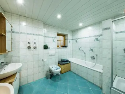 Ein Badezimmer in der Unterkunft Holiday apartment in Pähl with swimming pool