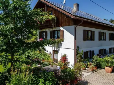 Ein Garten an der Unterkunft Holiday apartment with 2 bedrooms