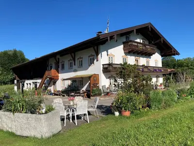 Ein Garten an der Unterkunft Ferienwohnung Gruberhof