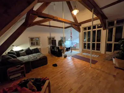Ein Sitzbereich in der Unterkunft Ferienwohnung Kitzenmarkt
