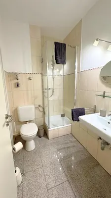 Ein Badezimmer in der Unterkunft Modern, quiet apartment right by S-Bahn - close to Munich & airport