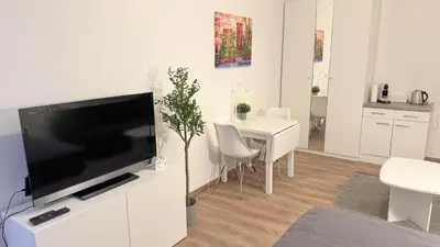 Küche/Küchenzeile in der Unterkunft Modern, quiet apartment right by S-Bahn - close to Munich & airport