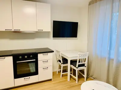 Küche/Küchenzeile in der Unterkunft Modernes 1 Zimmer Appartement direkt am Wörthsee