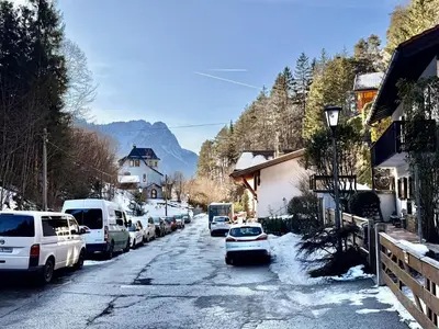 Ein allgemeiner Bergblick oder ein Berglick von der Ferienwohnung aus