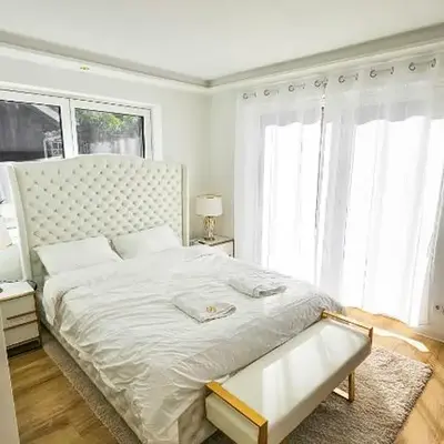 Beautiful new L apartment -15 min to Octoberfest