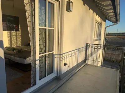 Ein Balkon oder eine Terrasse in der Unterkunft modern & spacious Apartments CarHandling Campus -Nähe Therme Erding -Messe München -Arena -free parking -Netflix -W-LAN