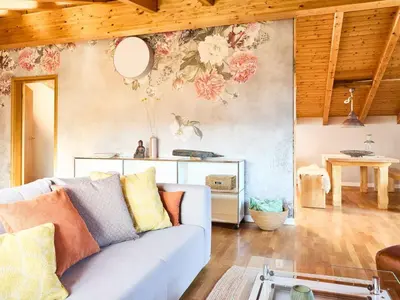 Ein Sitzbereich in der Unterkunft Apartment Übersee21 Ferienloft by Interhome