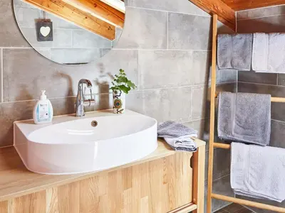 Ein Badezimmer in der Unterkunft Apartment Übersee21 Ferienloft by Interhome