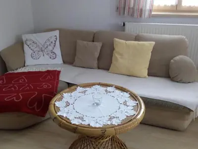 Ein Sitzbereich in der Unterkunft Apartment Gemütliche Ferienwohnung in Unterammergau by Interhome
