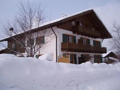 Apartment Komfortable Ferienwohnung in Bad Bayersoien by Interhome im Winter