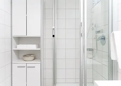 Ein Badezimmer in der Unterkunft Augusta Prima für bis zu 7 Gäste- Stilvolles Apartment im Zentrum nahe Rathaus - Hochwertige Betten und Bettwäsche - Voll ausgestattete Küche - 4K Smart TV - Aufzug - Kostenlose Nacht Tiefgarage 20-30 bis 9-30 Uhr mit 28 Stellplätzen je nach Verfügbarkeit