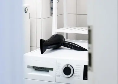 Grundriss der Unterkunft Augusta Prima für bis zu 7 Gäste- Stilvolles Apartment im Zentrum nahe Rathaus - Hochwertige Betten und Bettwäsche - Voll ausgestattete Küche - 4K Smart TV - Aufzug - Kostenlose Nacht Tiefgarage 20-30 bis 9-30 Uhr mit 28 Stellplätzen je nach Verfügbarkeit