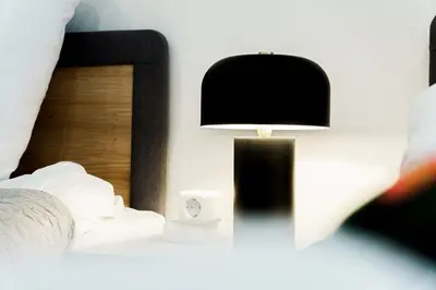 Ein Bett oder Betten in einem Zimmer der Unterkunft Augusta Prima für bis zu 7 Gäste- Stilvolles Apartment im Zentrum nahe Rathaus - Hochwertige Betten und Bettwäsche - Voll ausgestattete Küche - 4K Smart TV - Aufzug - Kostenlose Nacht Tiefgarage 20-30 bis 9-30 Uhr mit 28 Stellplätzen je nach Verfügbarkeit