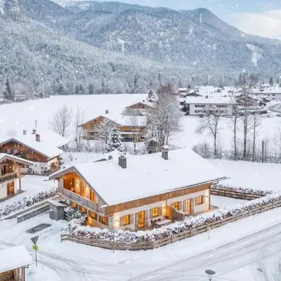 Chalet Kreuth II - Private Alpine Chalet next to Tegernsee for Family & Friends - including Sauna & free parking