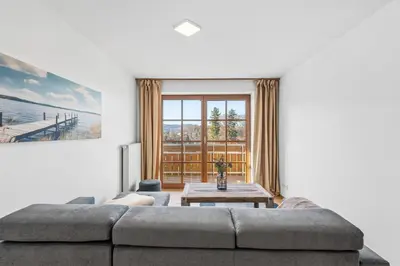 Ein Sitzbereich in der Unterkunft wolke 7 - traumhafter Bergblick mit Stil - Garage