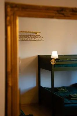 Ein Bett oder Betten in einem Zimmer der Unterkunft 2 Zimmer Retro City Apartment in der Altstadt