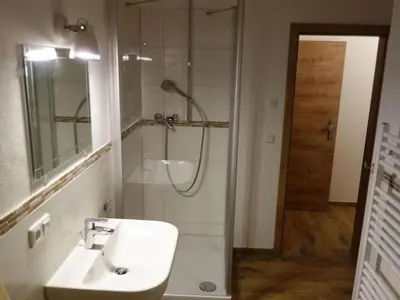 Ein Badezimmer in der Unterkunft Apartment Apartment - Monteure by Interhome