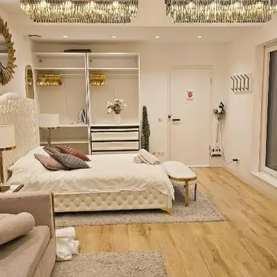 City Neubau Wohnung - Pool Gym Sauna extra buchbar