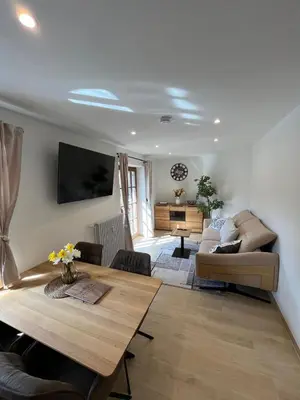 Ein Sitzbereich in der Unterkunft Ferienwohnung Jehl am Tegernsee