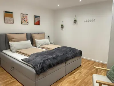 Ein Bett oder Betten in einem Zimmer der Unterkunft 1,5-Zimmer, Top ausgestattet, 4 Pers, Souterrain, Self Check-in, Parkplatz, Netflix & Amazon Prime