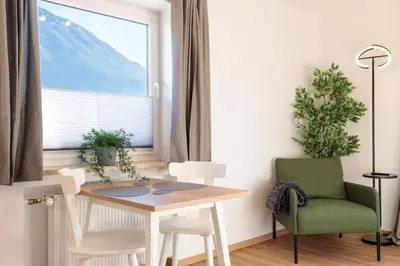 Ein allgemeiner Bergblick oder ein Berglick von der Ferienwohnung aus