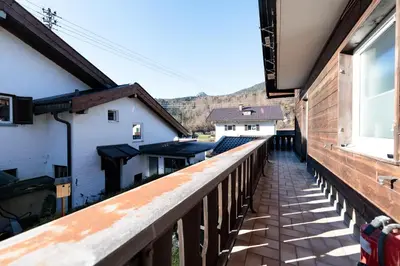 Ein allgemeiner Bergblick oder ein Berglick von der Ferienwohnung aus