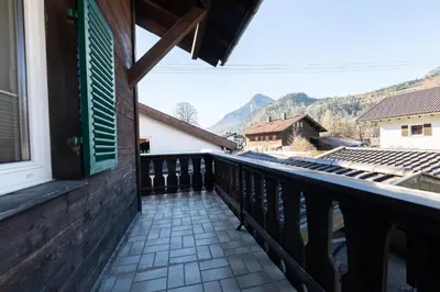 Ein allgemeiner Bergblick oder ein Berglick von der Ferienwohnung aus