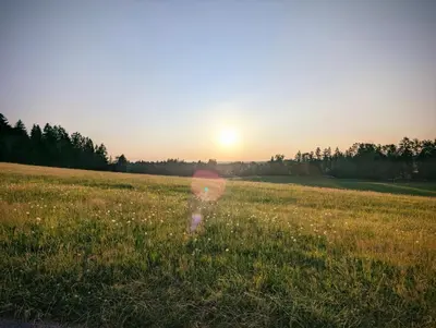 Blick auf den Sonnenuntergang/Sonnenaufgang von der Ferienwohnung aus oder aus der Nähe