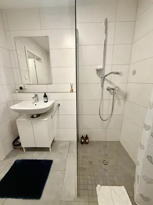 Ein Badezimmer in der Unterkunft Zentrumsnahe Wohnung - Tram, Amazon Prime und Self Check in