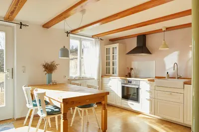 Küche/Küchenzeile in der Unterkunft Luis Bader Haus - Fewo mit Garten und Berg-, Seenähe