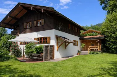 Das Gebäude in dem sich das Chalet befindet