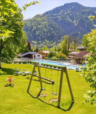 Ein allgemeiner Bergblick oder ein Berglick von des Chalets aus