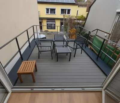 Ein Balkon oder eine Terrasse in der Unterkunft Feel-good house - roof terrace & parking included
