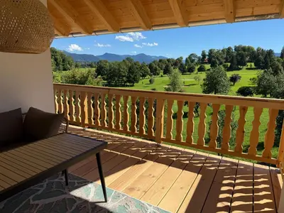 Ein allgemeiner Bergblick oder ein Berglick von der Ferienwohnung aus