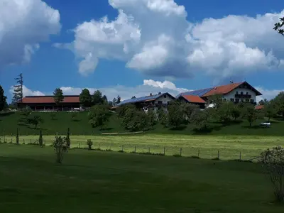 Das Gebäude in dem sich die Ferienwohnung befindet