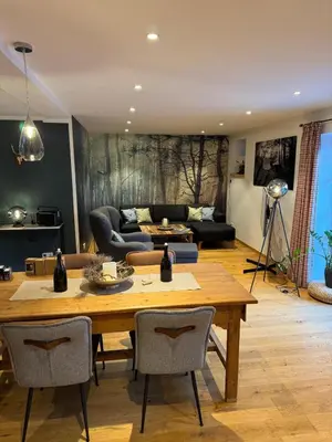 Ein Sitzbereich in der Unterkunft Ferienwohnung Tegernsee - Rottach-Egern - 3 Zimmer Wohnung - Terrasse - Self Check In
